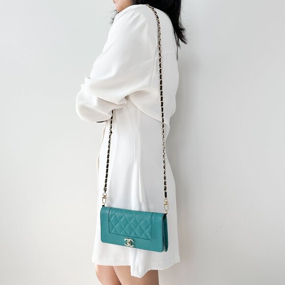 CHANEL Teal Quilted Leather Bag - Picture 3 of 16